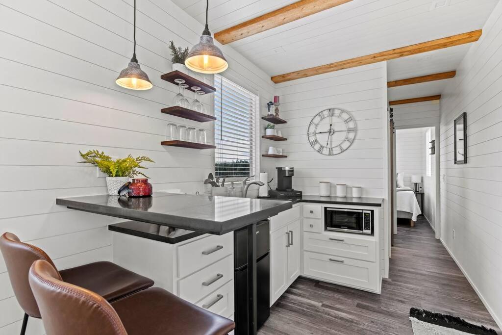 New! The Texas Longhorn-Luxury Container Home Fredericksburg Extérieur photo
