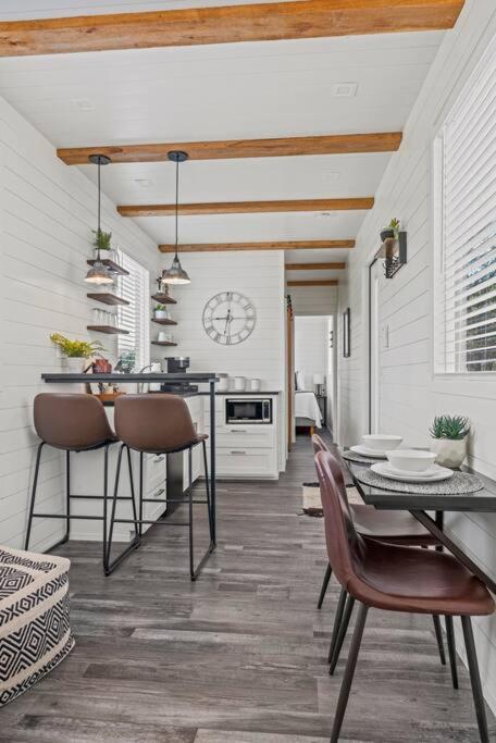 New! The Texas Longhorn-Luxury Container Home Fredericksburg Extérieur photo